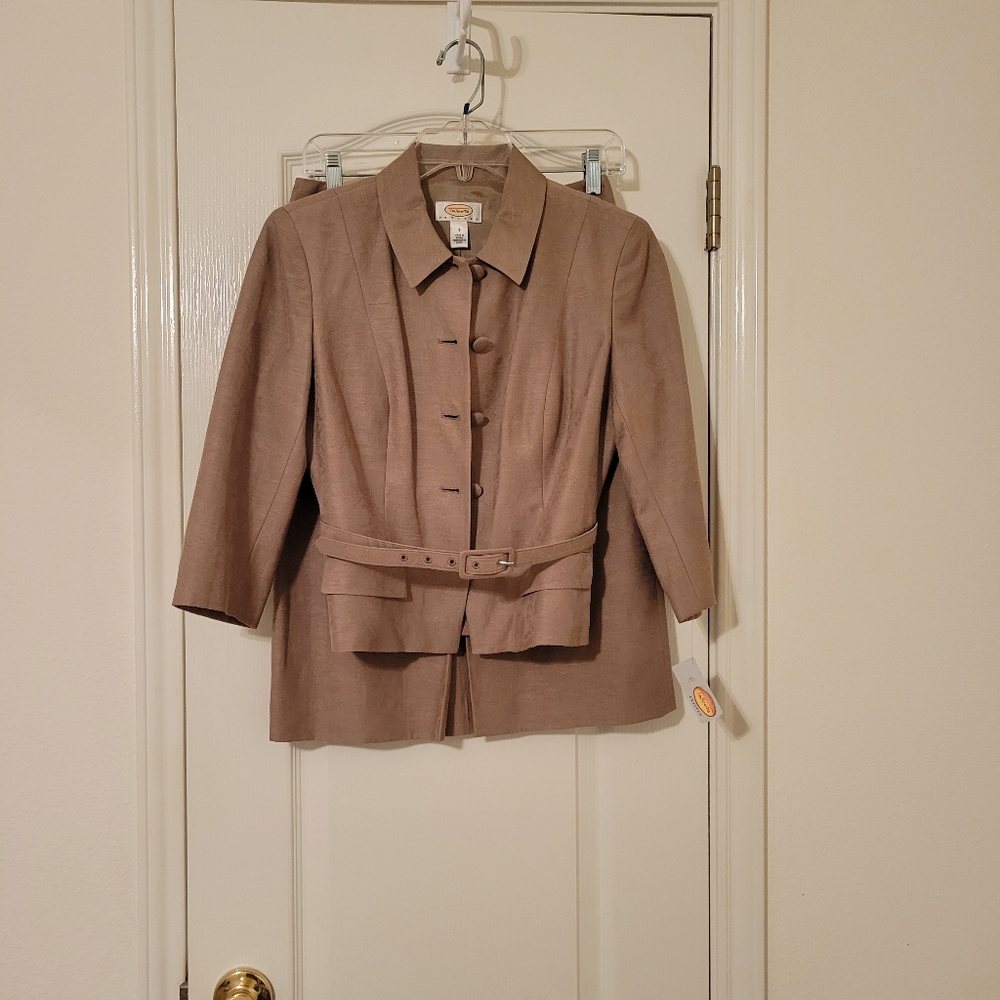 Women's Suit